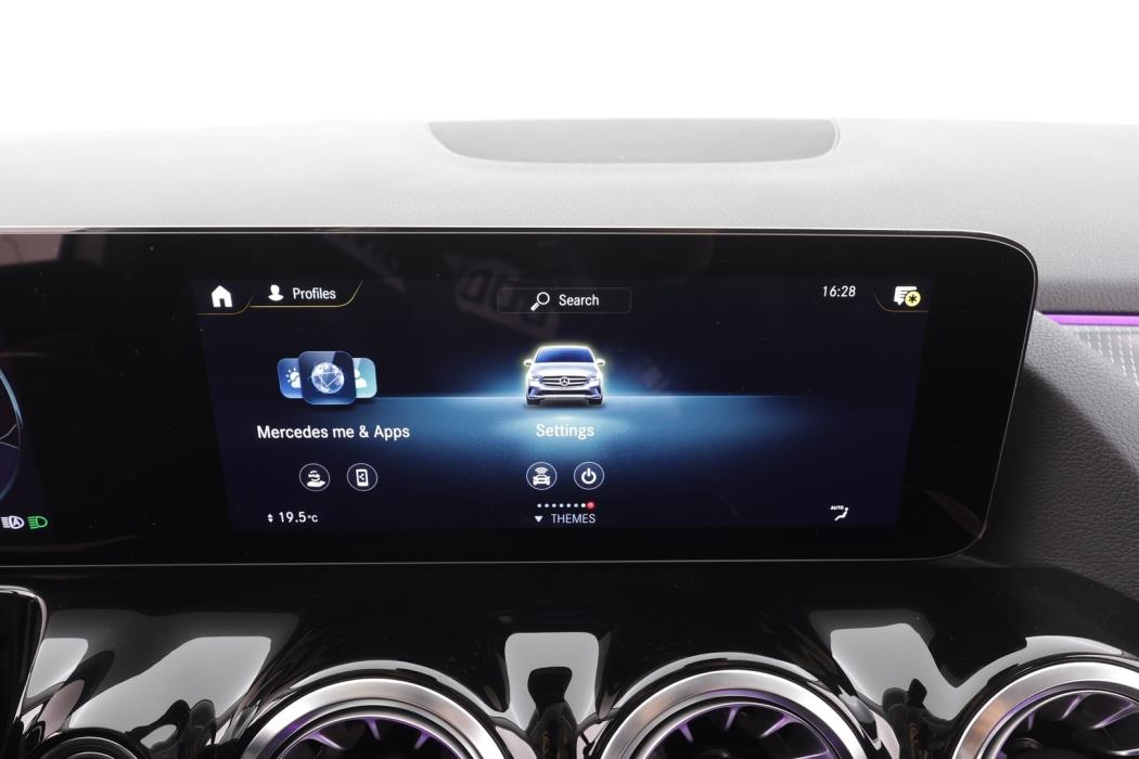 MERCEDES-BENZ B 2023