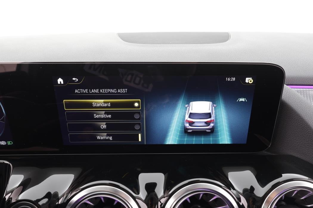 MERCEDES-BENZ B 2023