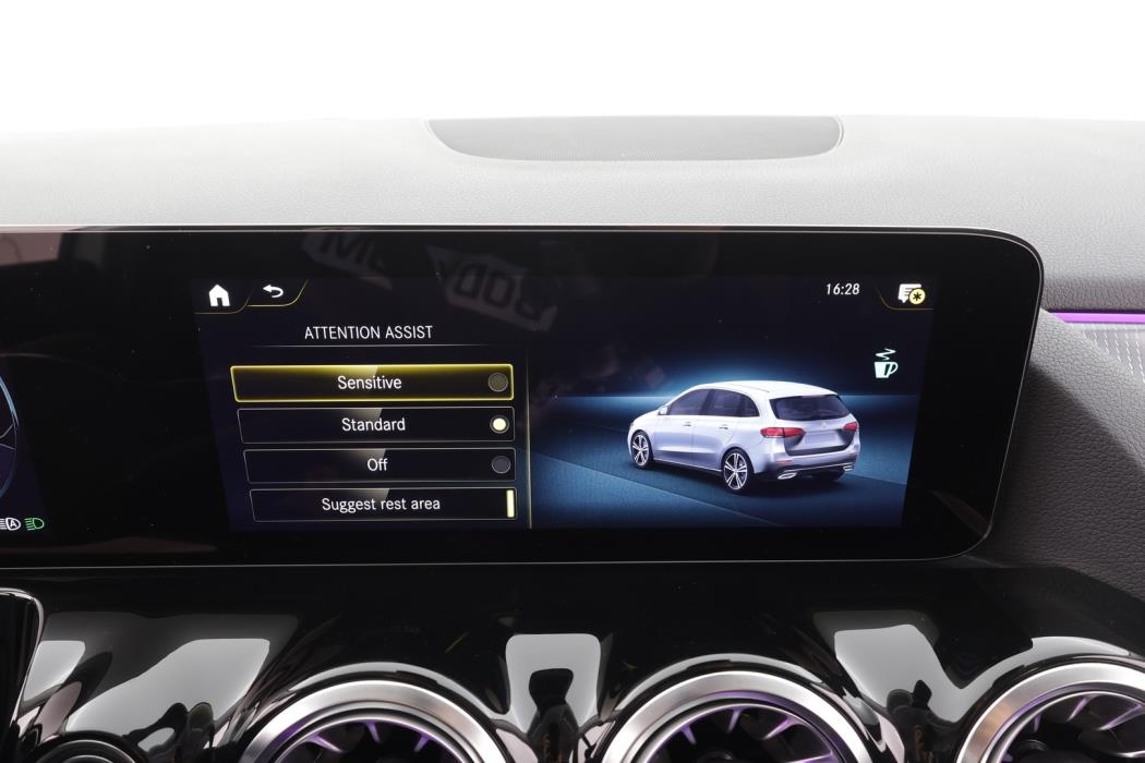 MERCEDES-BENZ B 2023