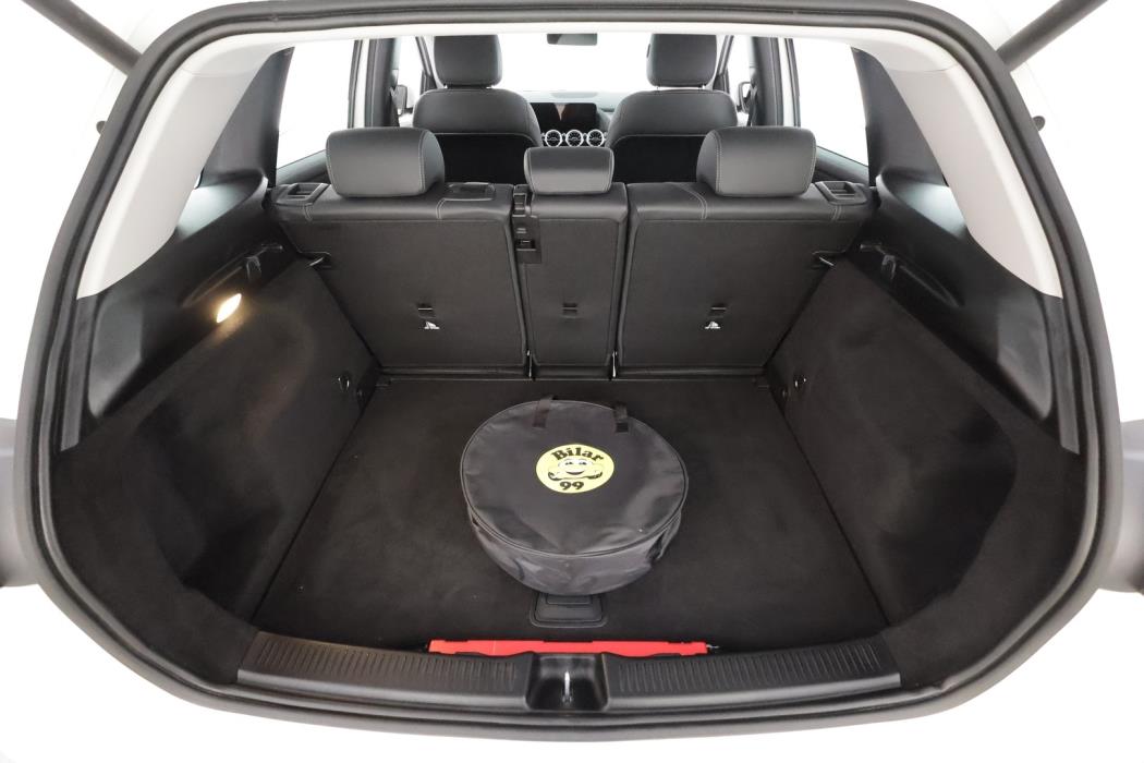 MERCEDES-BENZ B 2023