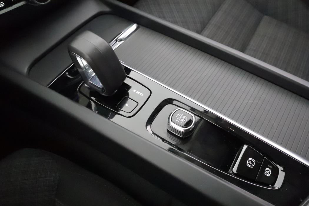 VOLVO XC60 2024