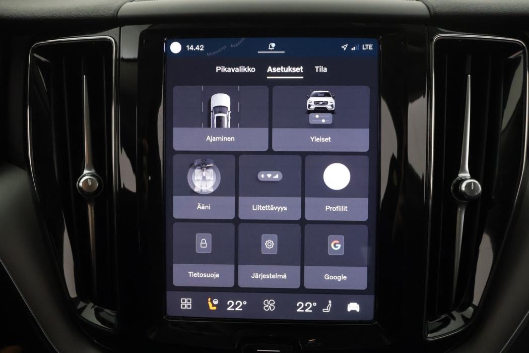 VOLVO XC60 2024