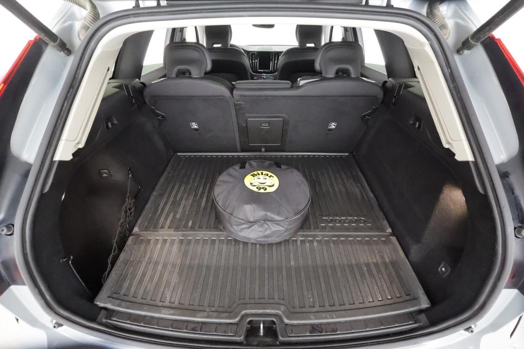 VOLVO XC60 2024