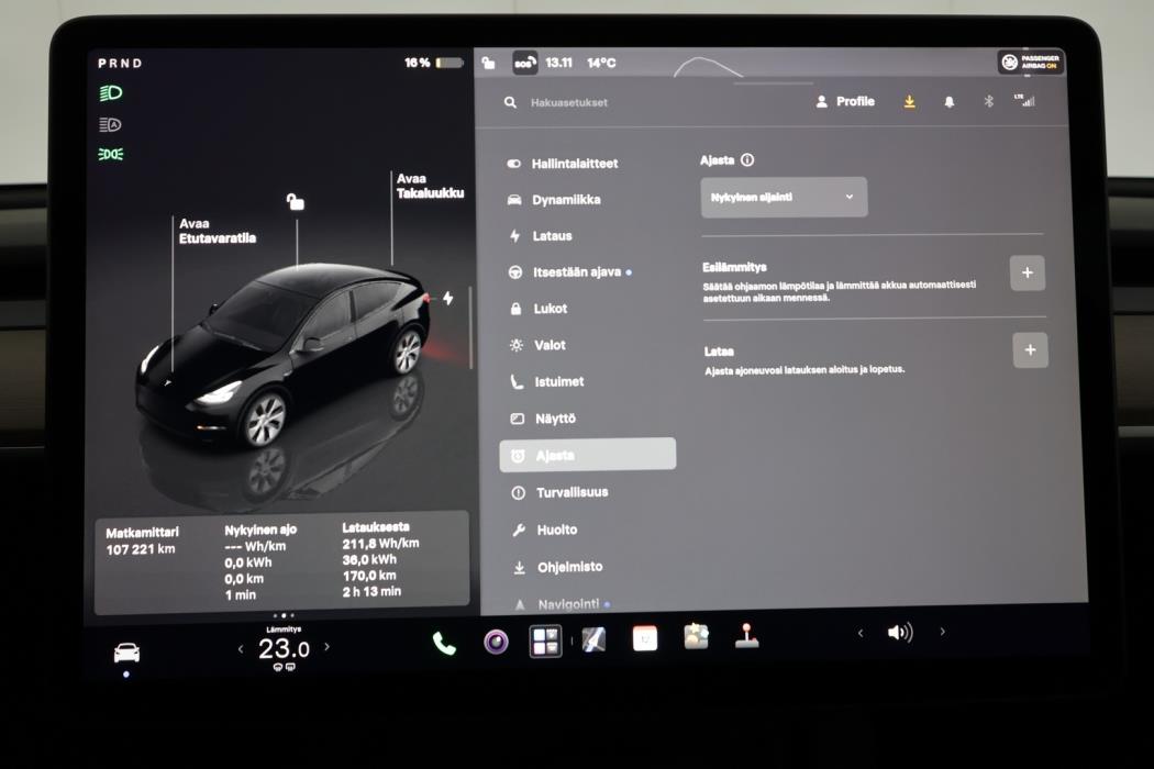 TESLA Model Y 2024
