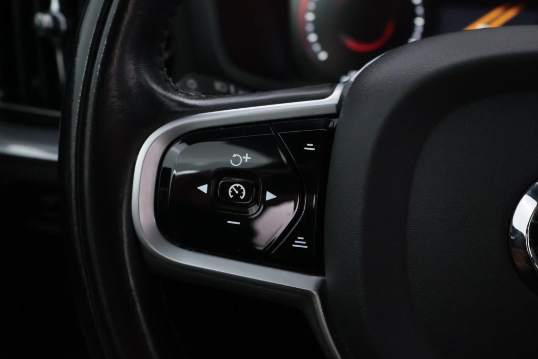 VOLVO V60 2020