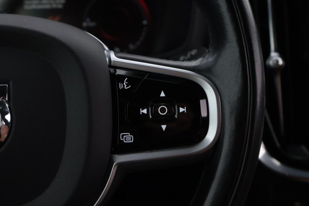 VOLVO V60 2020