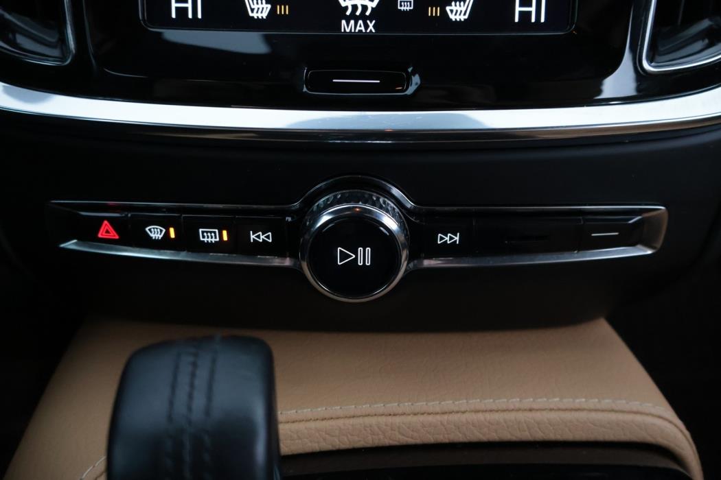 VOLVO V60 2020