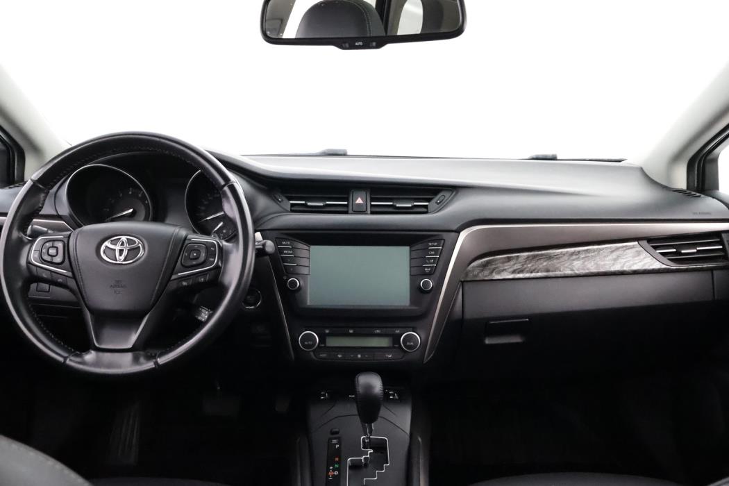 TOYOTA Avensis 2016