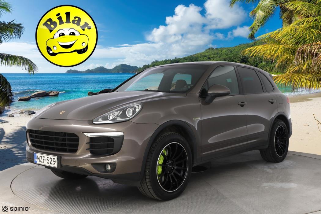 PORSCHE Cayenne 2015