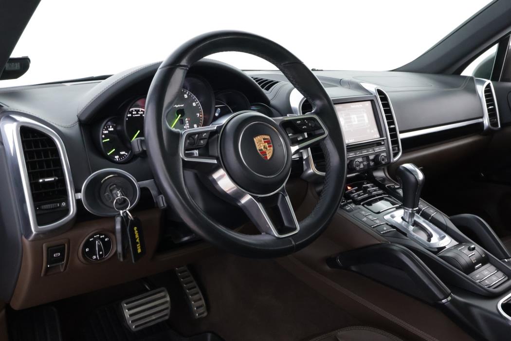 PORSCHE Cayenne 2015