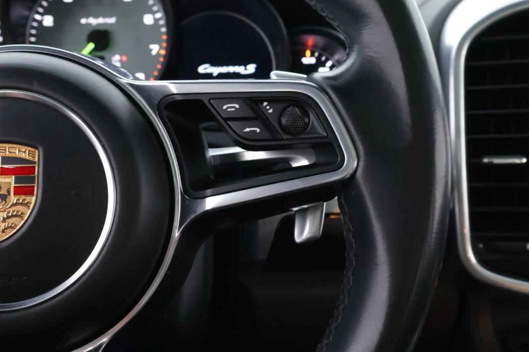 PORSCHE Cayenne 2015