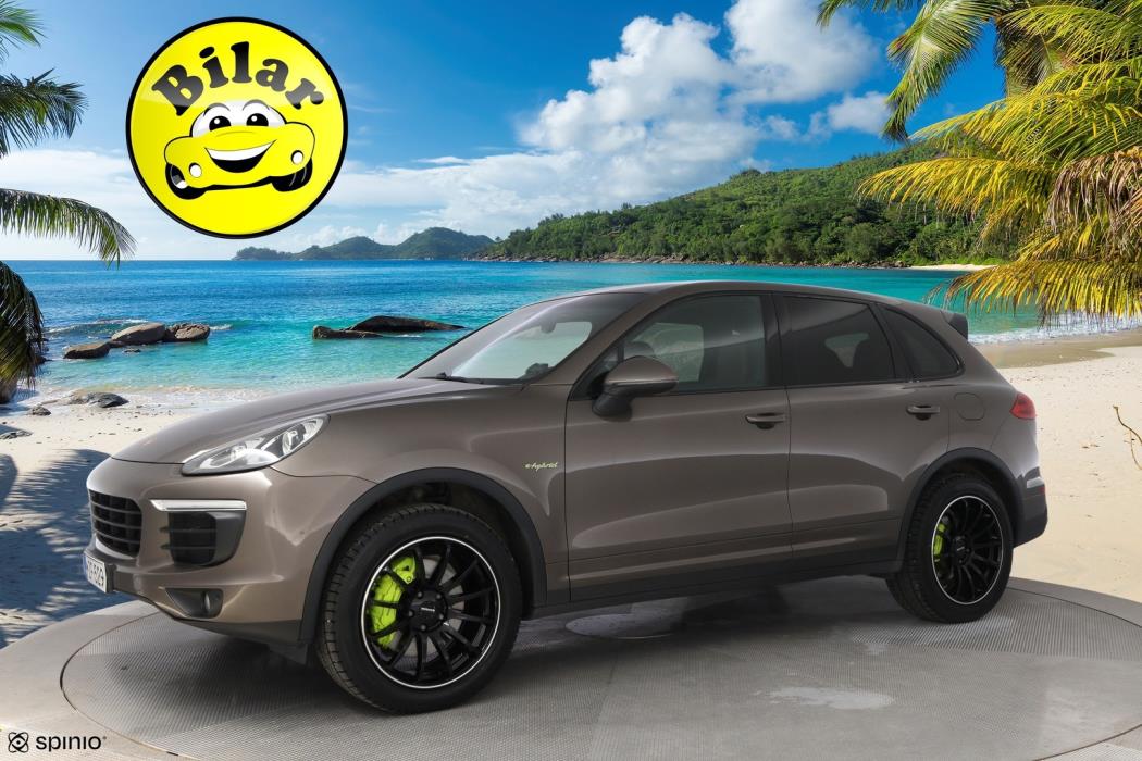 PORSCHE Cayenne 2015