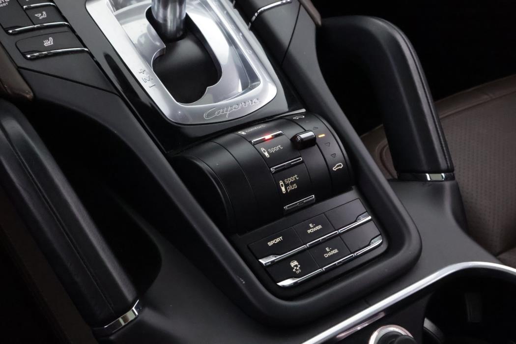 PORSCHE Cayenne 2015