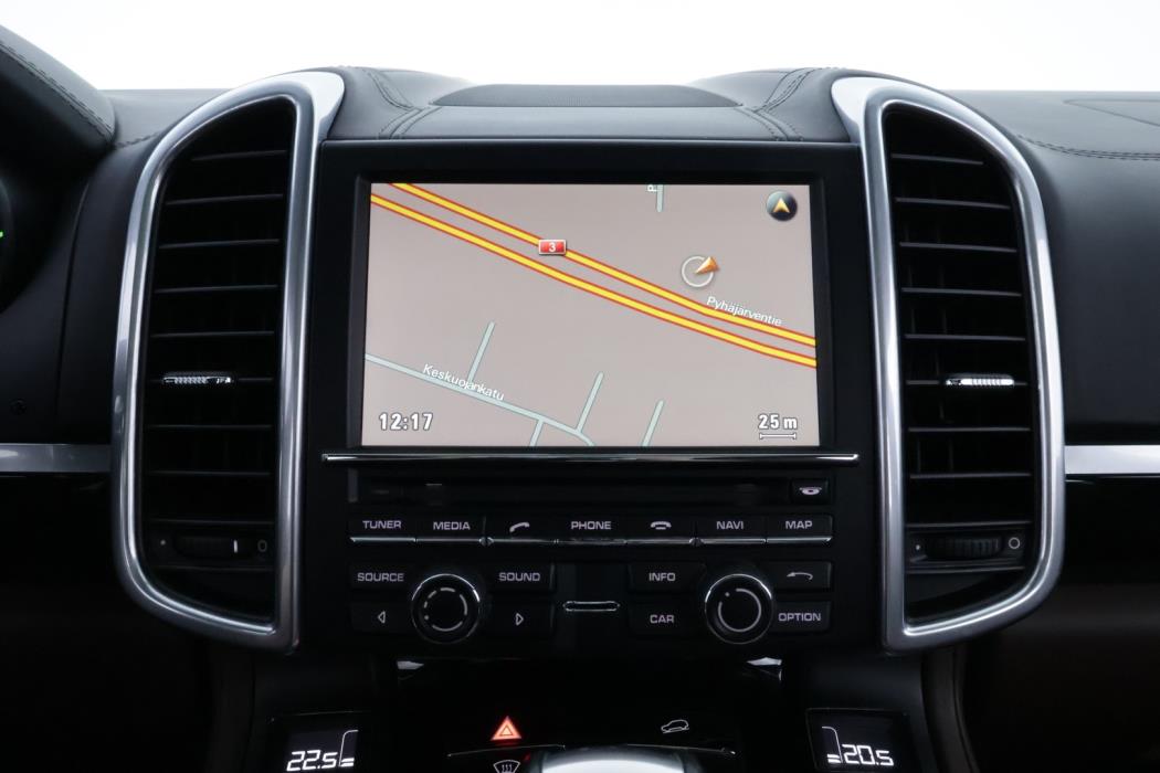 PORSCHE Cayenne 2015