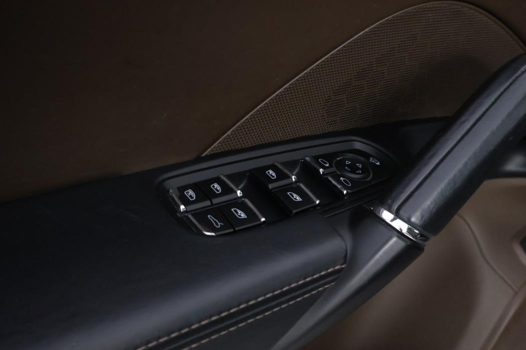 PORSCHE Cayenne 2015