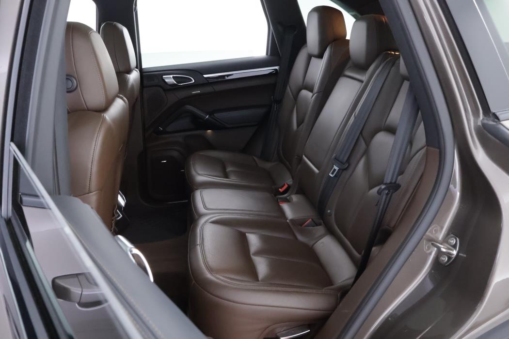 PORSCHE Cayenne 2015