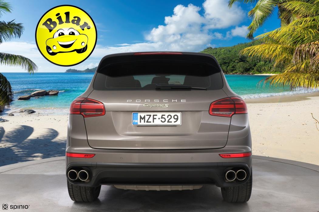 PORSCHE Cayenne 2015