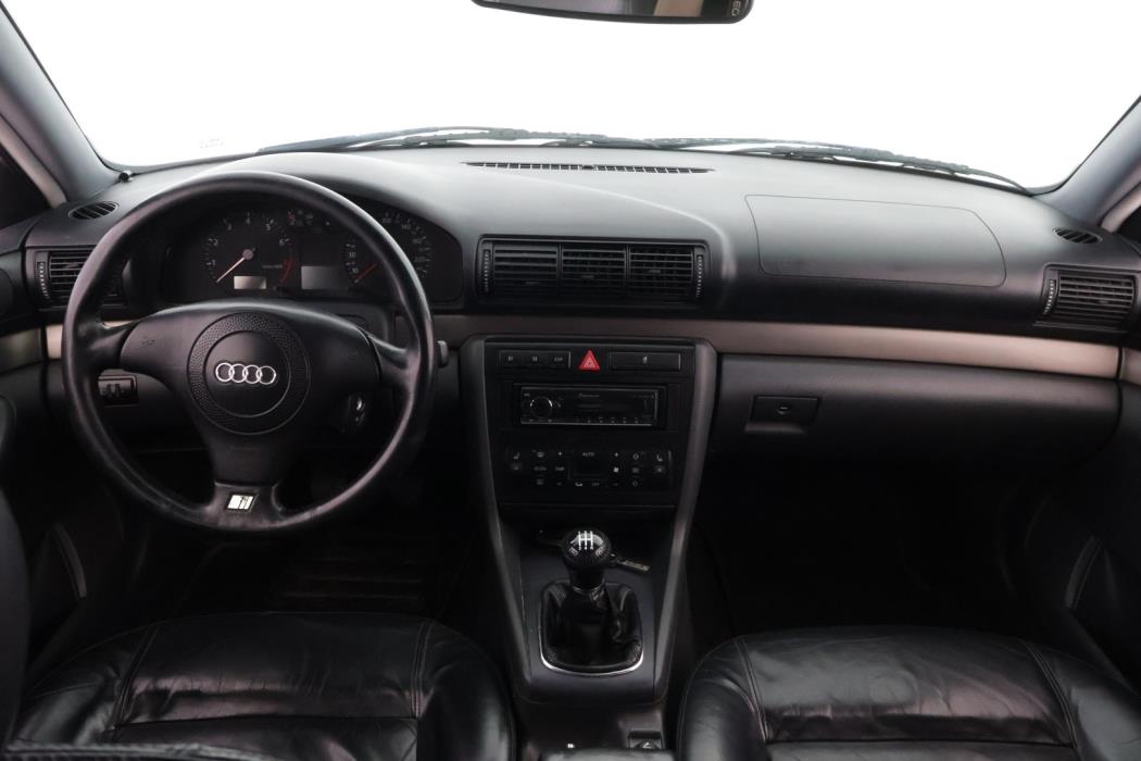 AUDI A4 2001