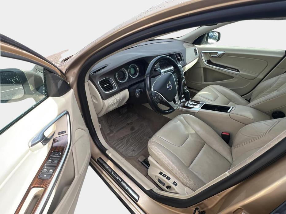 VOLVO S60 2011