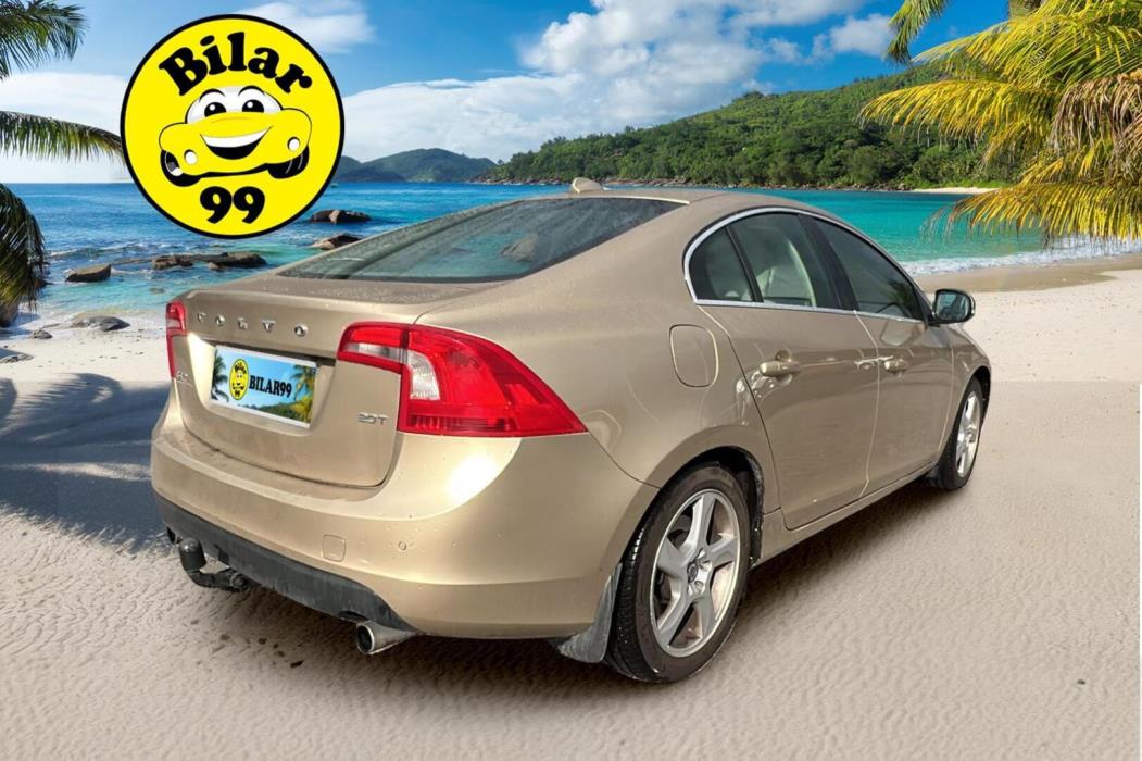 VOLVO S60 2011