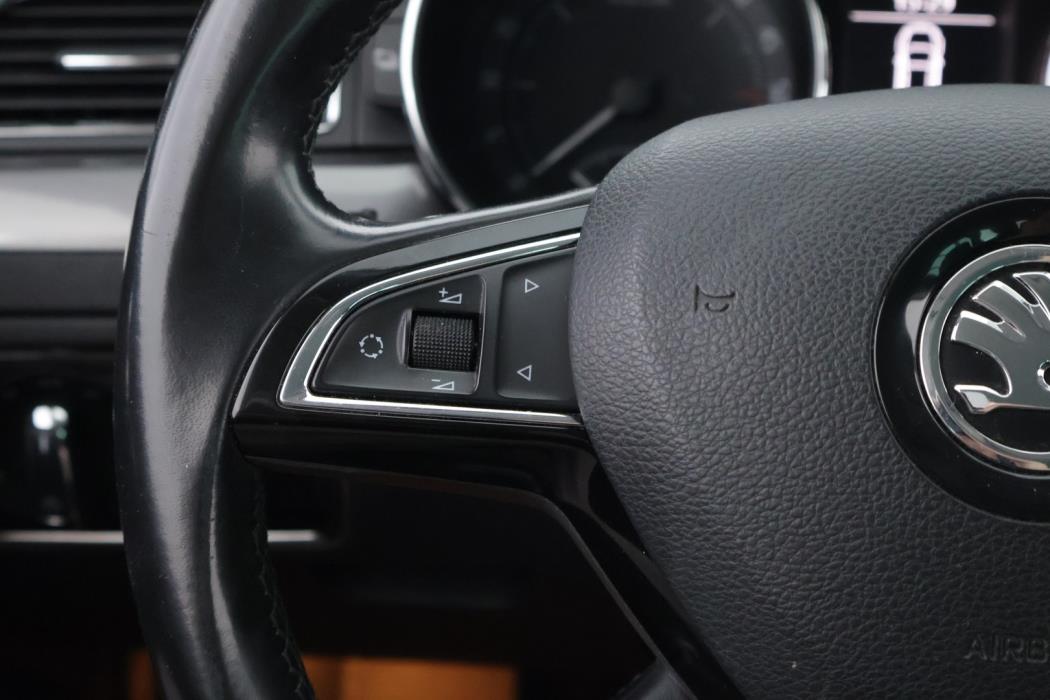 SKODA Superb 2014