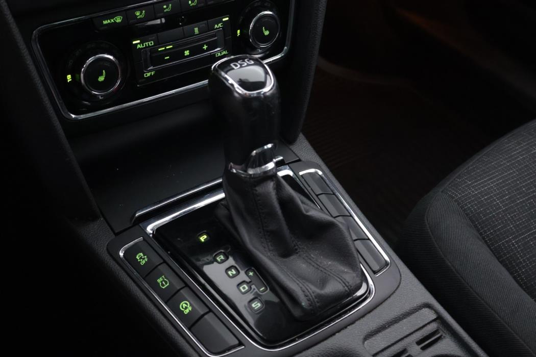 SKODA Superb 2014