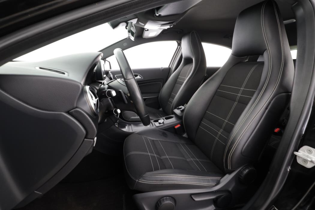 MERCEDES-BENZ A 2015