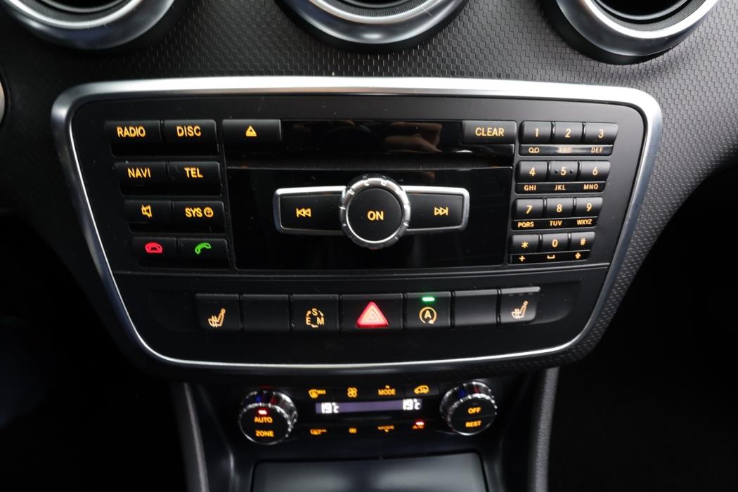 MERCEDES-BENZ A 2015