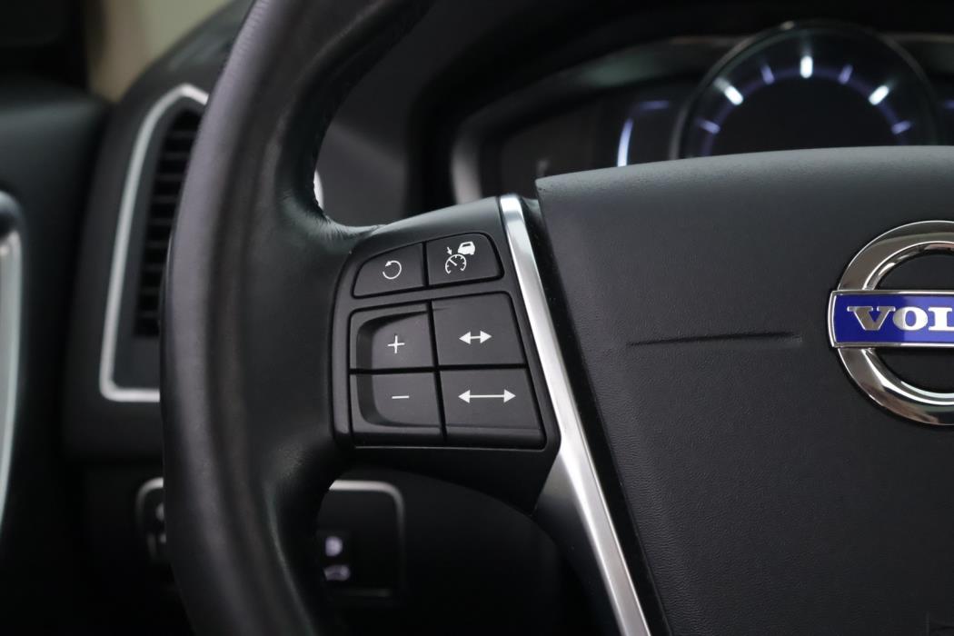VOLVO XC60 2016