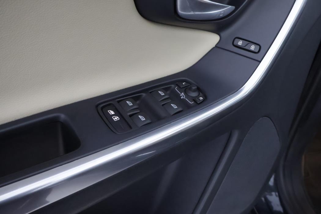 VOLVO XC60 2016