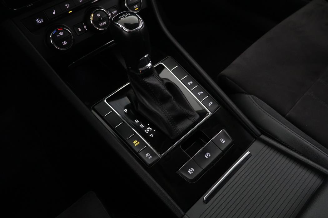SKODA Superb 2016