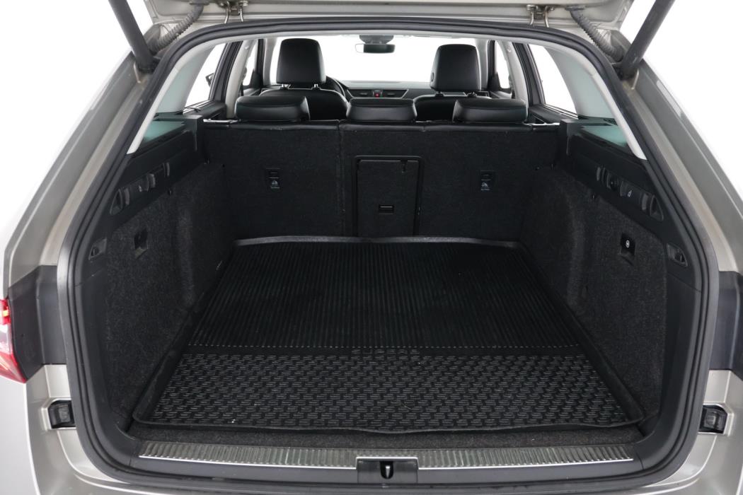 SKODA Superb 2016