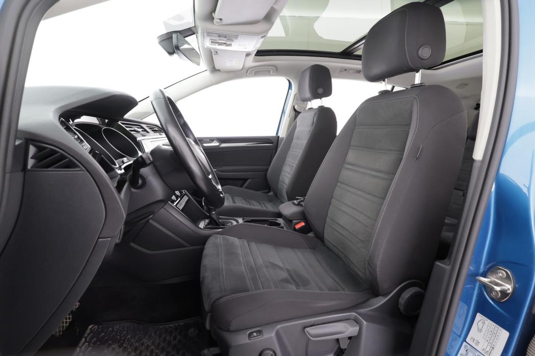 VOLKSWAGEN Touran 2019