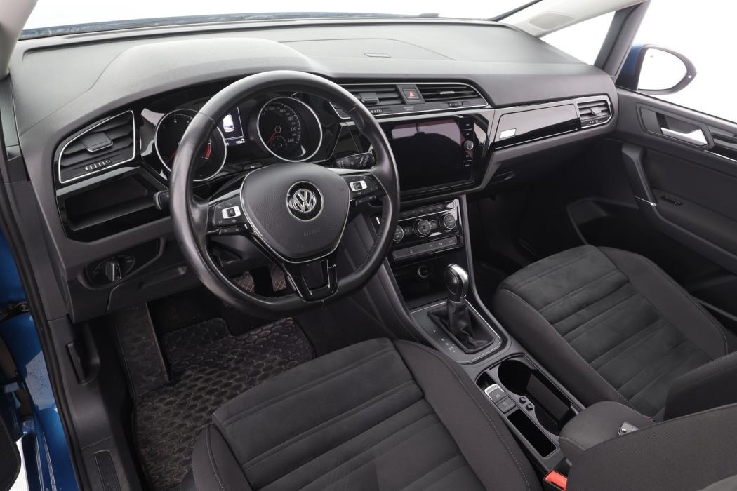 VOLKSWAGEN Touran 2019