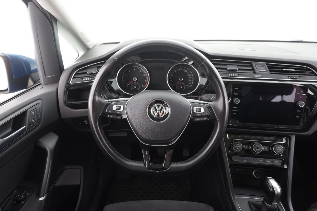 VOLKSWAGEN Touran 2019