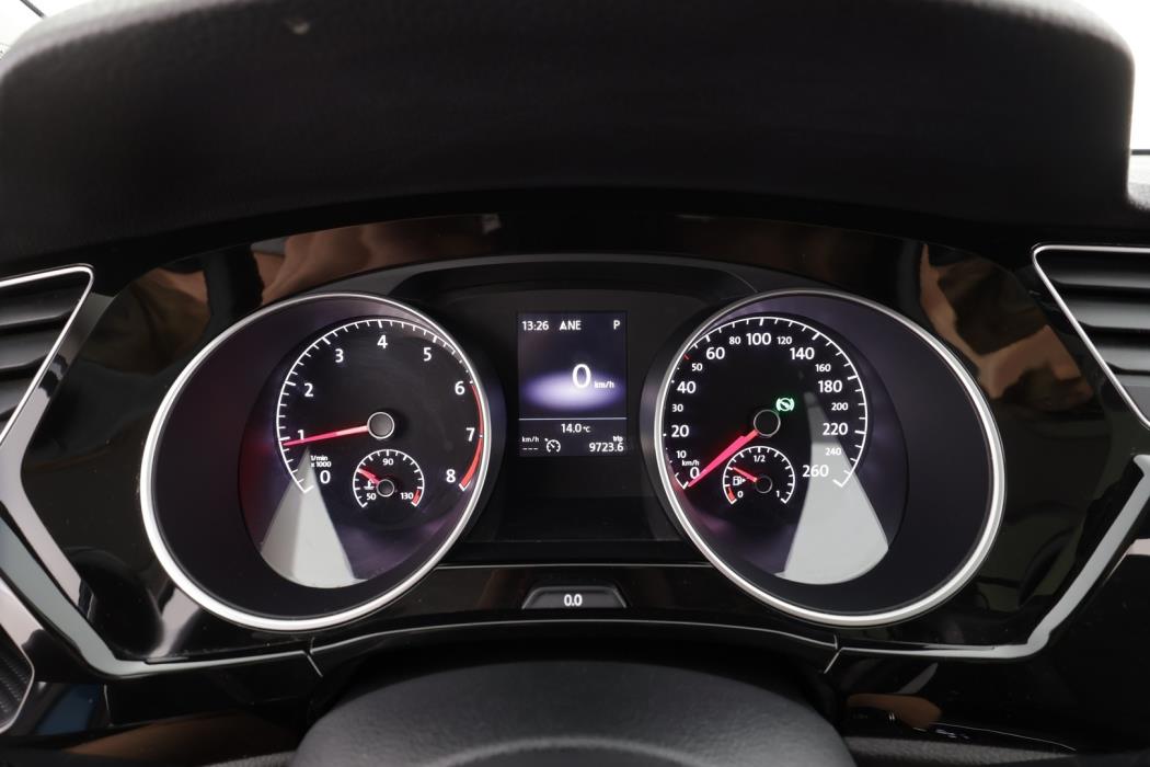 VOLKSWAGEN Touran 2019