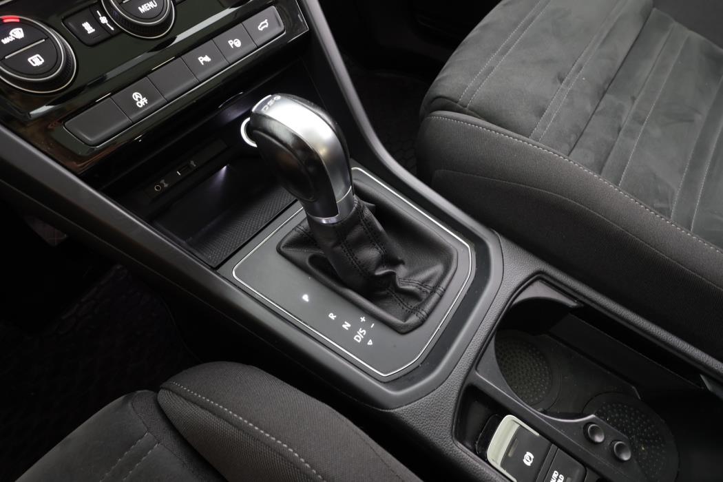 VOLKSWAGEN Touran 2019