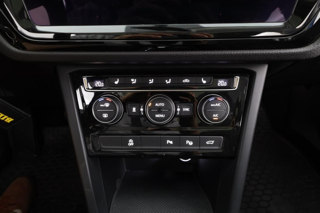 VOLKSWAGEN Touran 2019