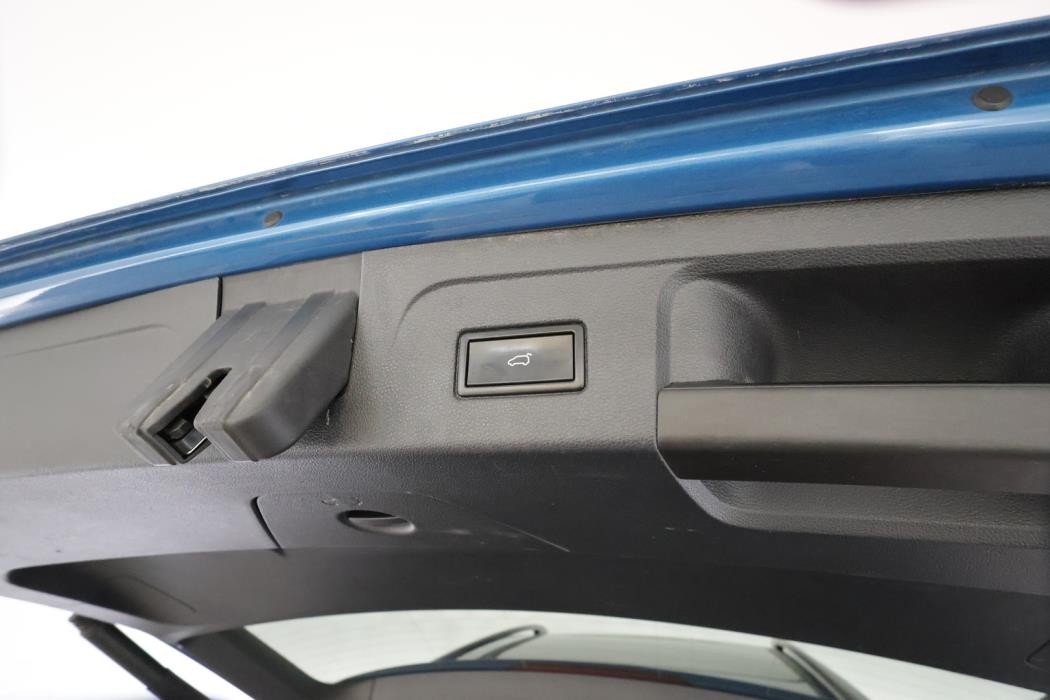 VOLKSWAGEN Touran 2019