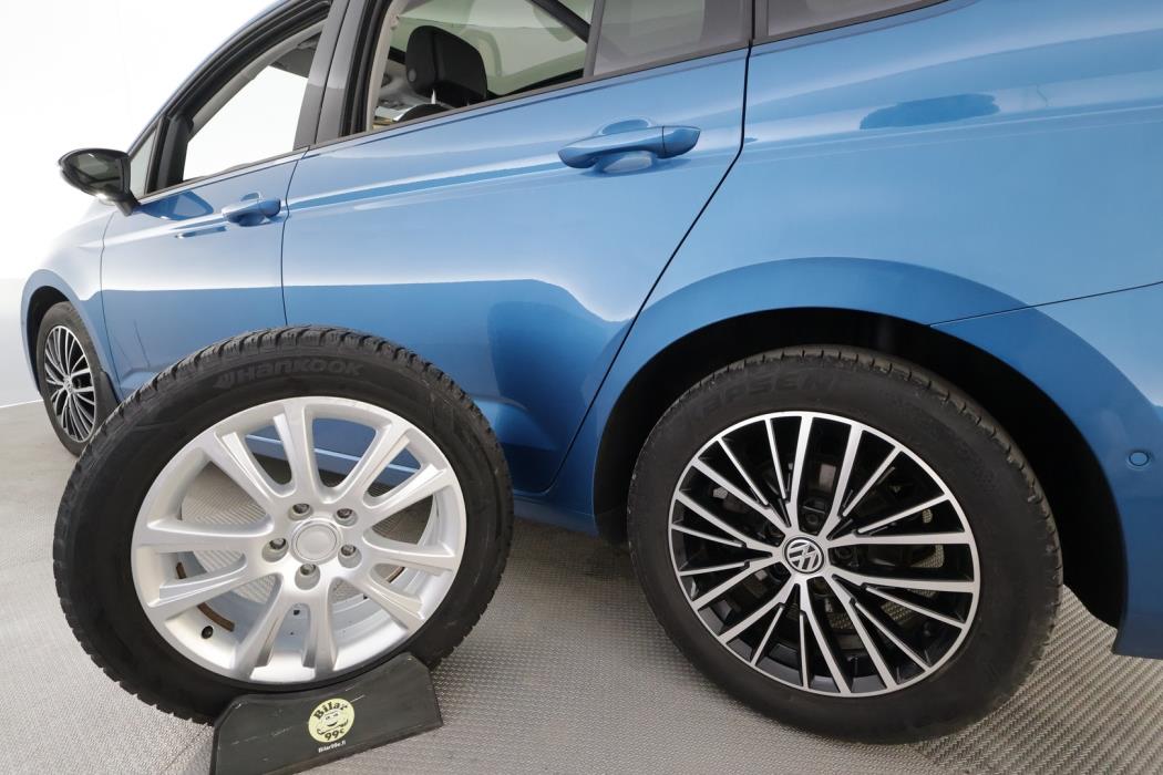 VOLKSWAGEN Touran 2019