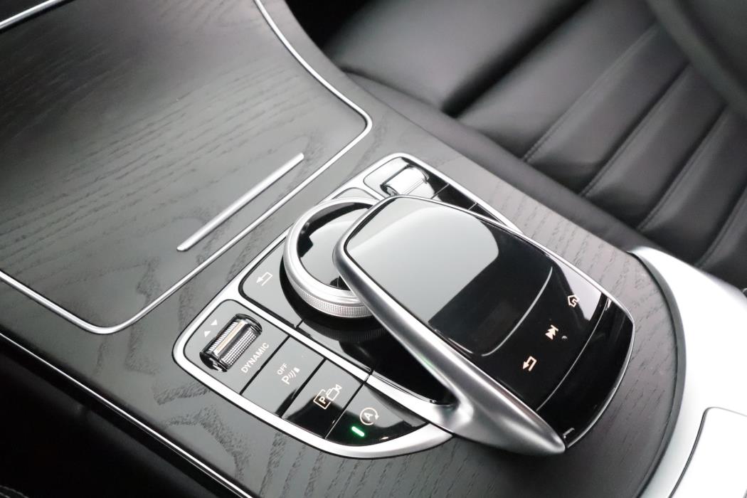 MERCEDES-BENZ C 2020