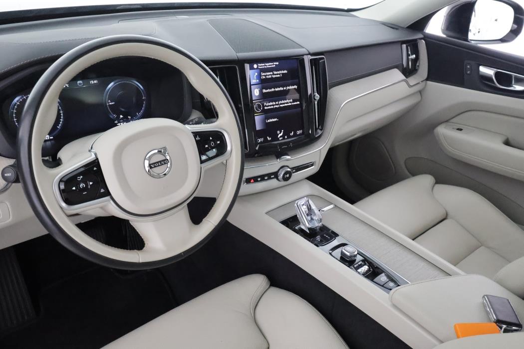 VOLVO XC60 2021