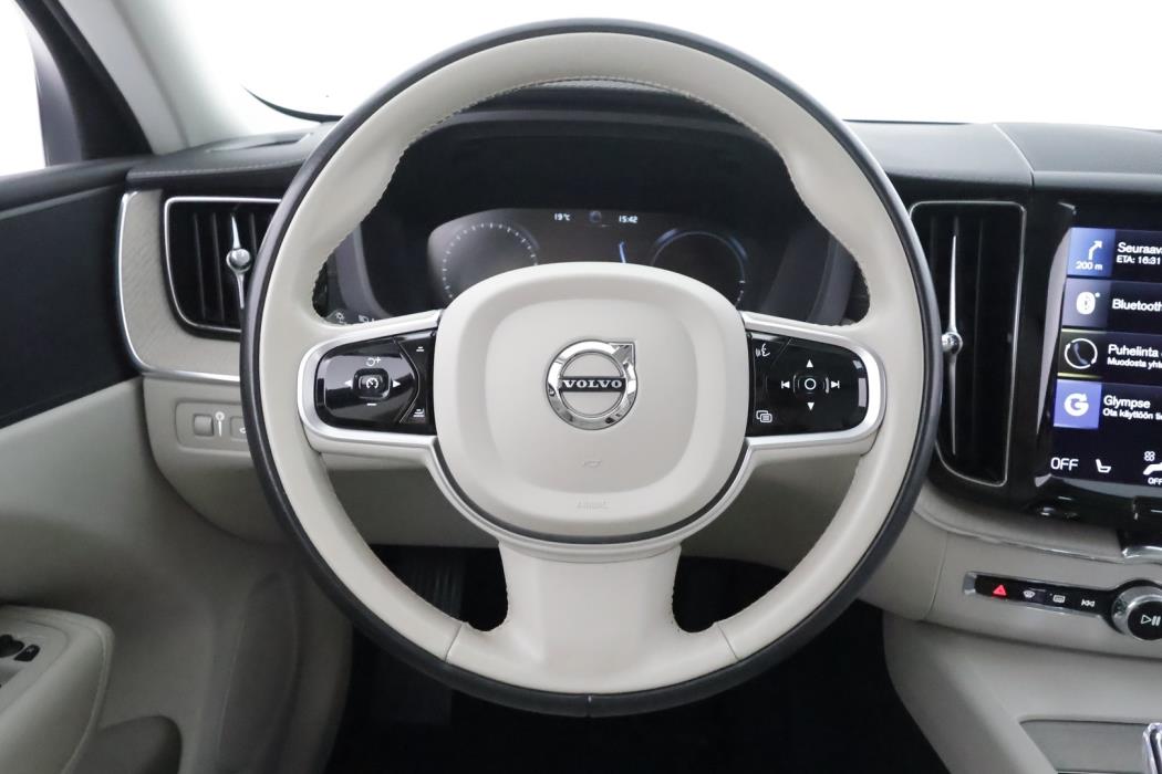 VOLVO XC60 2021