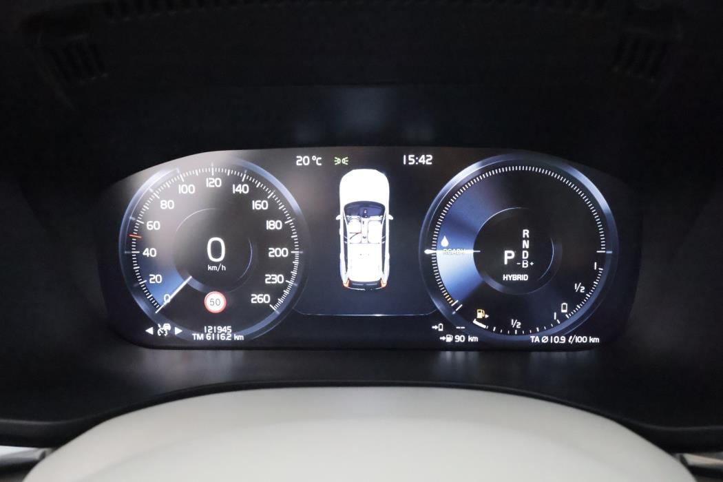 VOLVO XC60 2021