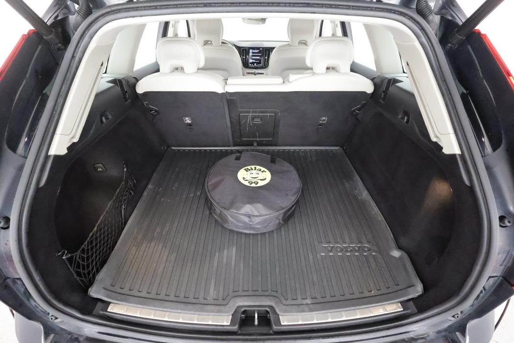 VOLVO XC60 2021