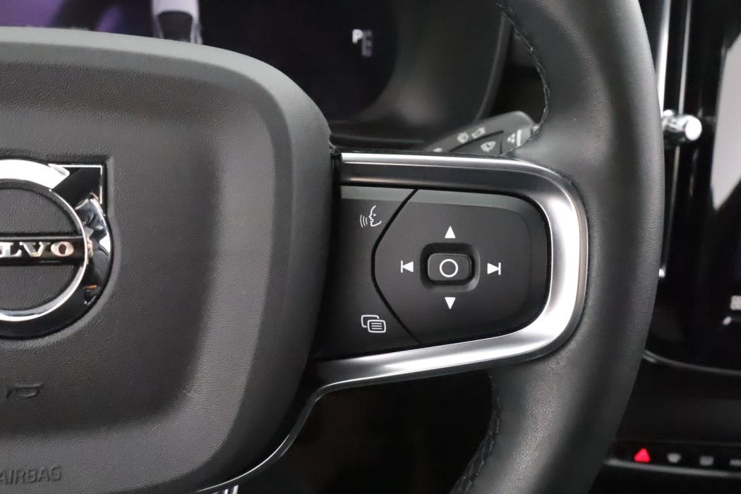 VOLVO C40 2023