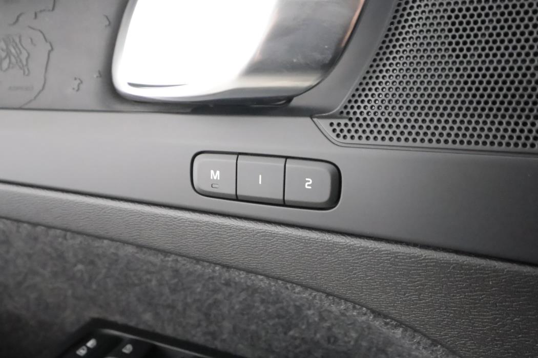VOLVO C40 2023
