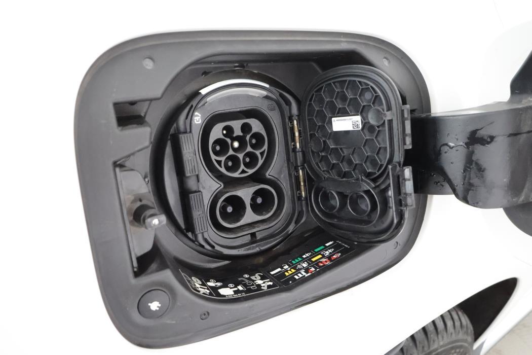 MERCEDES-BENZ EQC 2022