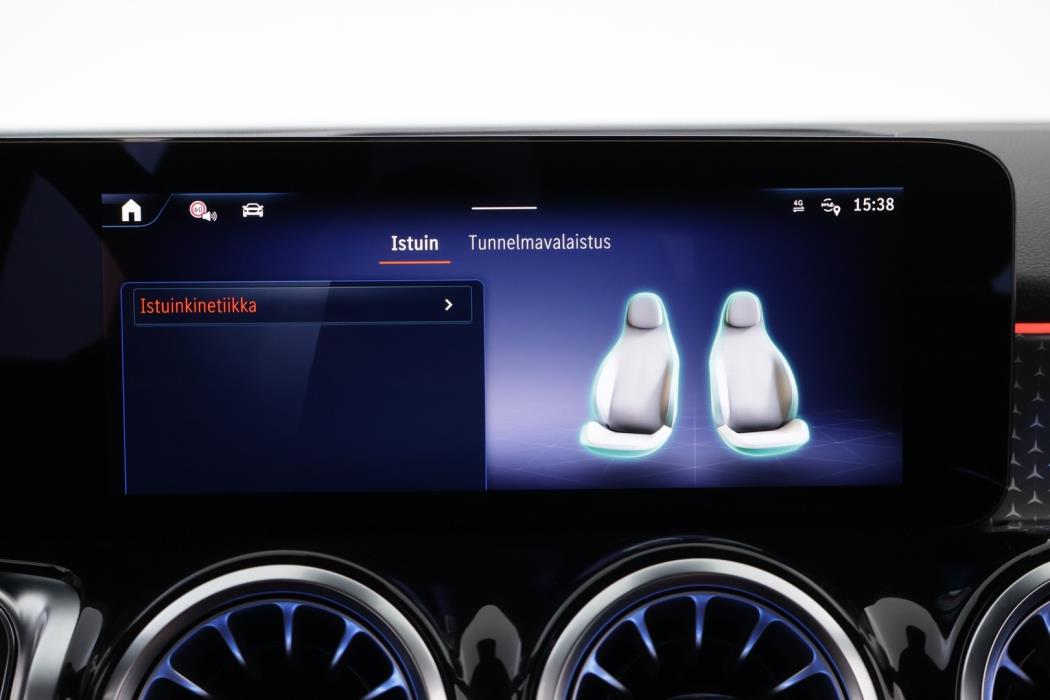 MERCEDES-BENZ EQB 2024
