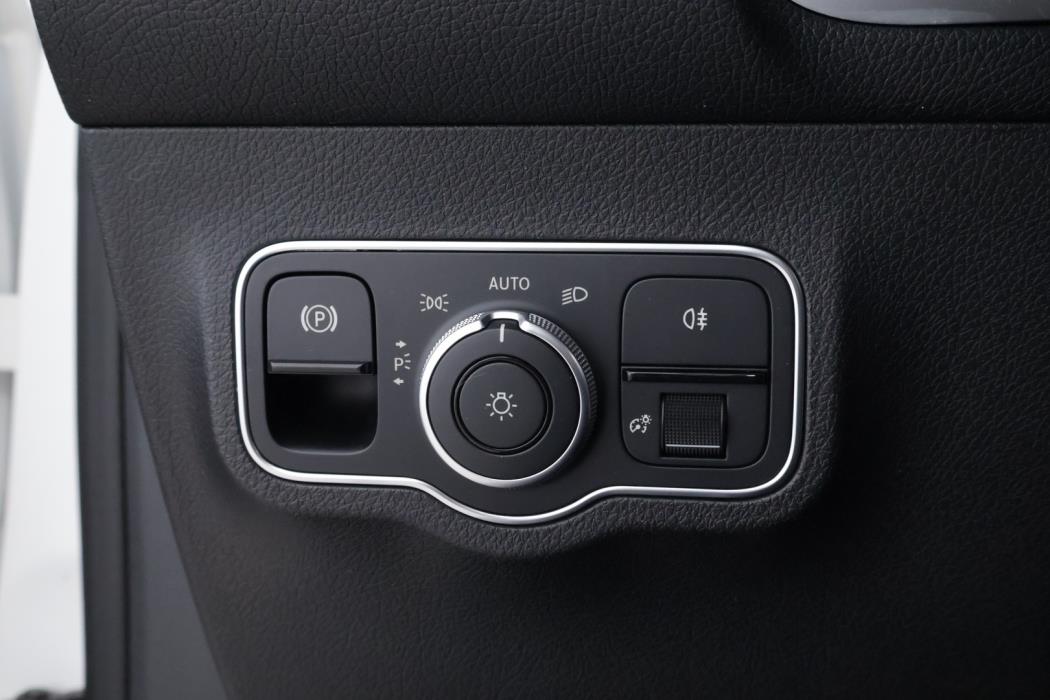 MERCEDES-BENZ EQB 2024